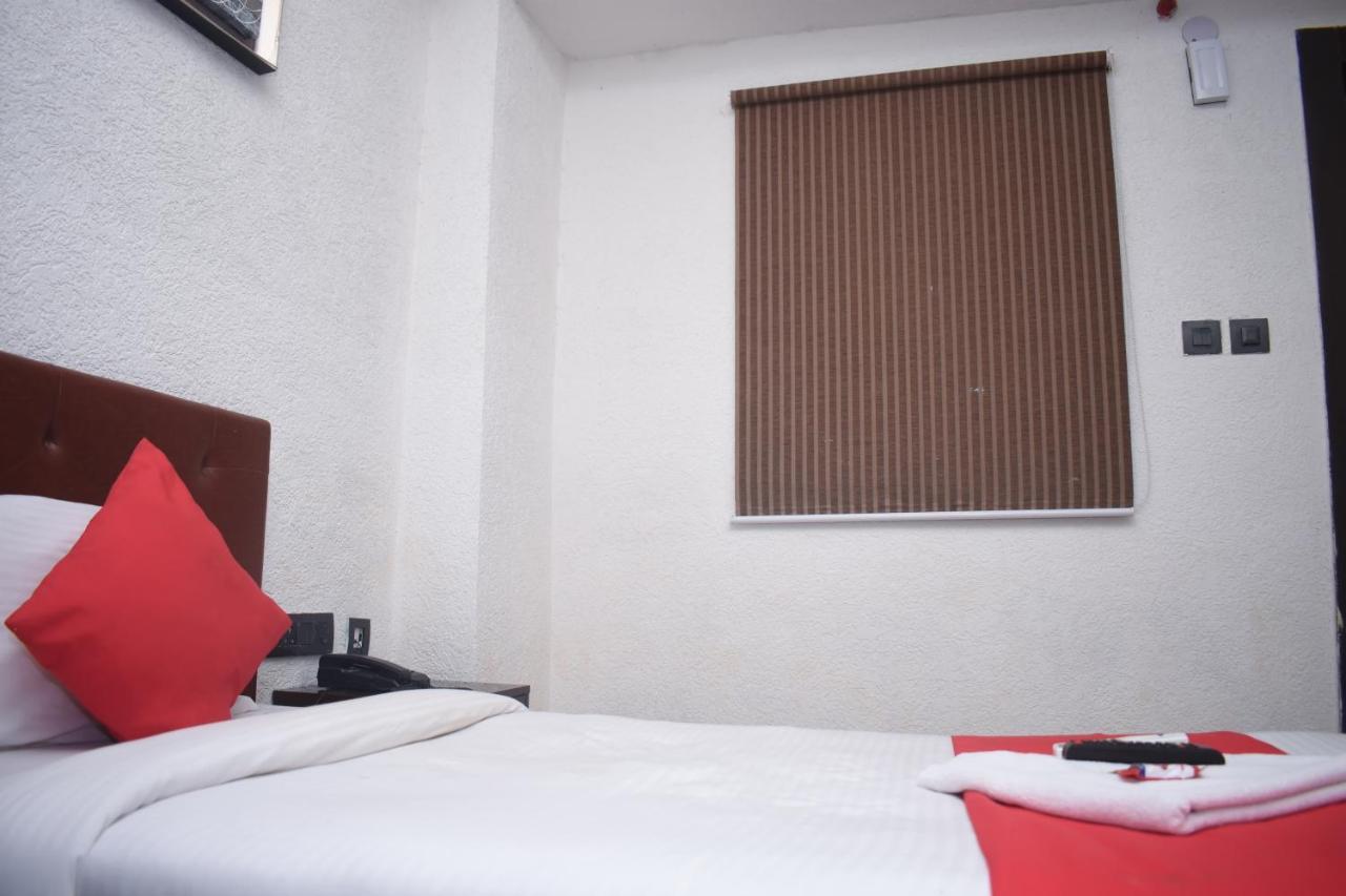 Hotel Jaypee Inn Haora Exterior photo